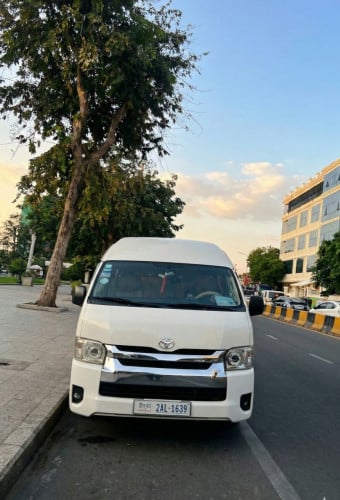 ឡាន VIPជួល (សម្រាប់ធ្វើដំណើរផ្ទាល់ខ្លួន ជួលជូនគណៈគ្រប់គ្រង គណៈប្រតិភូ ឬបុគ្គលសំខាន់ៗ)