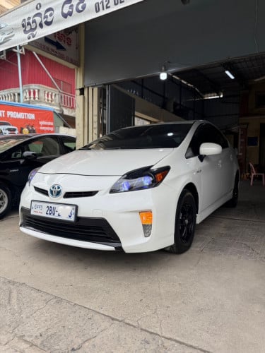 2012 Prius Option2 ស្លាកលេខ 2BU