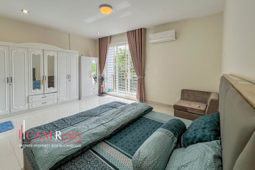 4 Bedrooms Link Villa LA For Rent In Borey Peng Huoth Beoung Snor