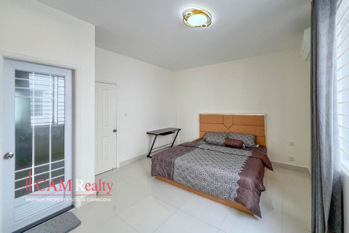 4 Bedrooms Link Villa LA For Rent In Borey Peng Huoth Beoung Snor