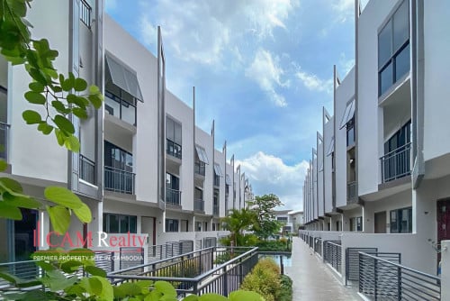 5 Bedrooms Cluster Villa For Sale  In Borey The Palms