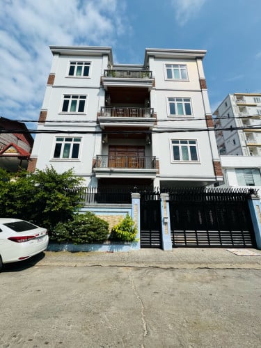 8 Bedrooms For Rent At Toul Tompong Area Close to Russian Market