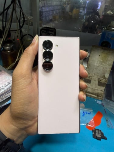 fold 6 ពណ៌​សរ​