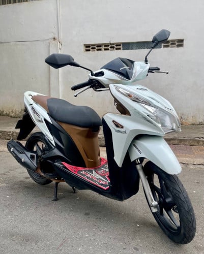 Honda click (125cc, year2013, 730$) have all documents