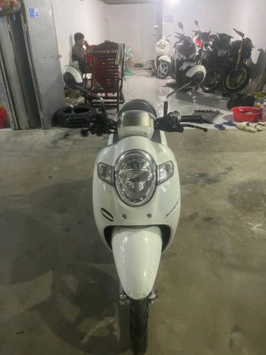 Honda scoopy 2018  ម៉ូតូនៅសំណុំមានពន្ធត្រឹមត្រូវ