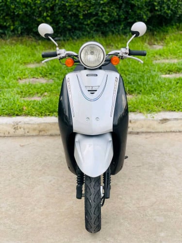 Honda Today 015 ម៉ាស៊ីនតាន់ហាប់នែនស្ងាត់ជិះស្រួលមិនលាន់មិនហុយមានពន្ធកាតគ្រឺហ្សីន