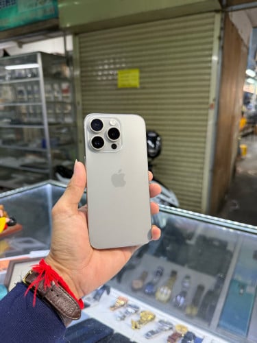 Iphone15proតូច 256G KH អេក្រង់ថ្មីបែកថាច់ ស្ទើរតួរ