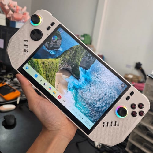 MSI Claw A8 24G 1T 99%