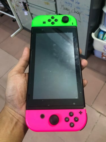 Nintendo Switch នៅស្អាត​