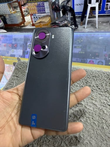 Oppo Reno11 5G Ram12G Memory256G 98% ក្រុមហ៊ុនសុីមពីរ មានឆ្នាំងសាក