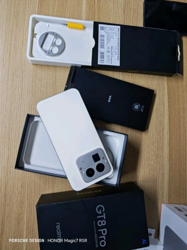 Realme GT 8 Pro 99.99%