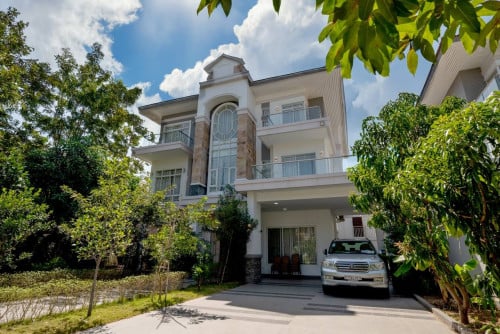 Queen Villa For Rent At Peng Hout 60M Close to ISPP & 10 Minutes From BKK1