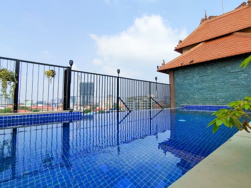 Swimming pool Serviced Apartment for rent near Toul Kork market