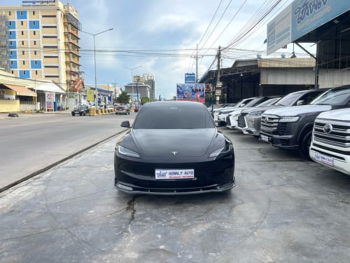 Tesla model 3 Standard Range 2024  🚙 610km Full Options Rim R19