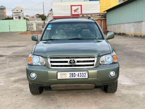 Toyota Highland 2004 ម៉ាសុីន4 ប៉ុង1 ប្រភេទឡានថ្មី ម្ចាស់ដើម ម៉ាសុីន ប្រអប់លេខ សាច់ដែក ថ្មី