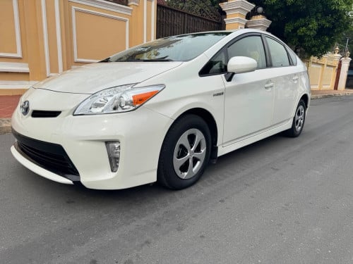 Toyota Prius 2012 ពណ៍ស option3