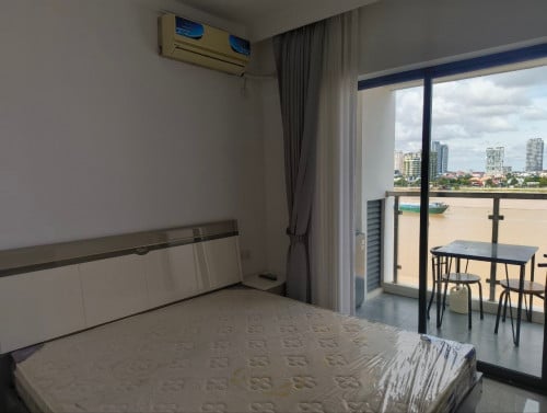 ខុនដូជួលទីតាំងមាត់ទន្លេរជិតវត្តភ្នំ