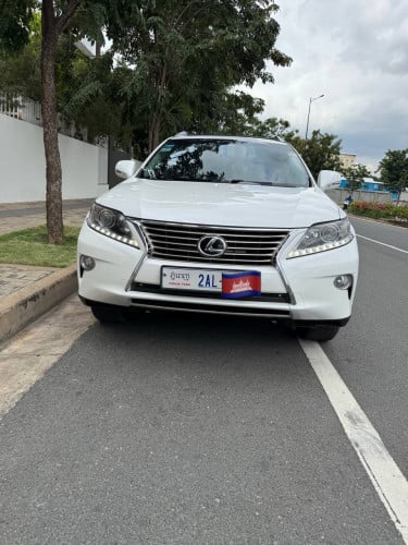 ថ្មីថ្មី