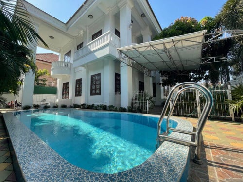 វីឡាអាងទឹកសំរាប់ជួលនៅទួលគោក