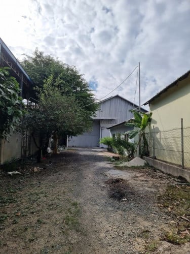 ឃ្លាំងជួល