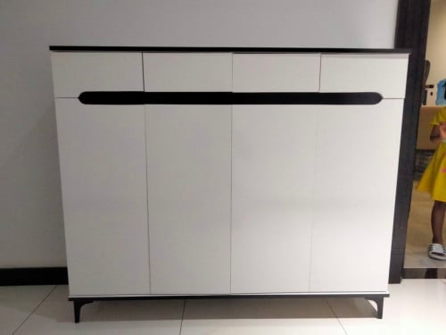 ទូស្បែកជើង