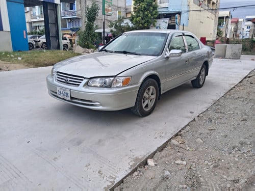 ឡានស្អាត់