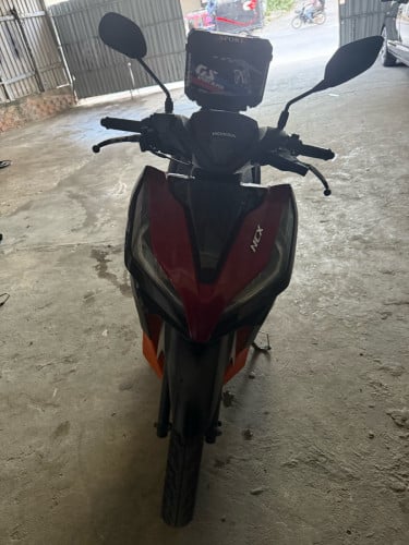 លក់ឃ្លិច018