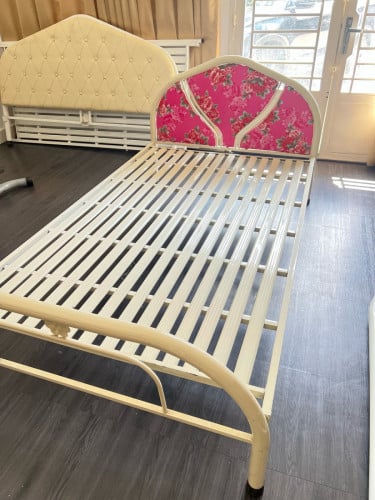 គ្រែ1ម៉ែត្រ2 លក់តម្លៃ30$