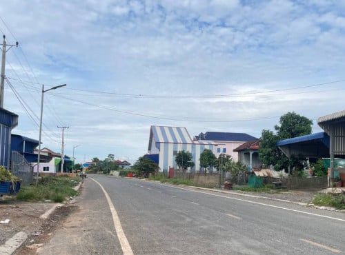 ដីដាក់លក់ លើផ្លូវ261(40m)