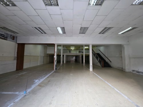 ផ្ទះអាជីវកម្ម(3ល្វែង)នៅជិតផ្សារមាន់អាំង