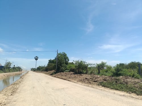ដីលក់ ក្រវ៉ាត់ក្រុង3  ក្បែរ ព្រលានថ្មី  /​ Land For Sale, Kandal Steung, near new Airport