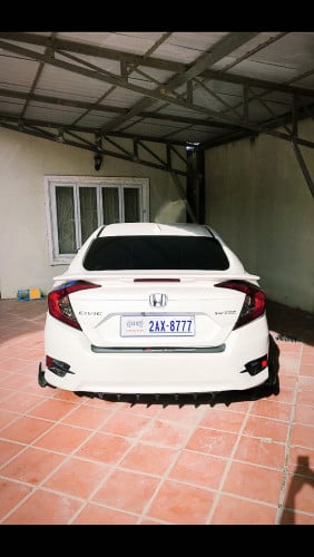 ធានាថ្មីណាស់ 4 មុឺនគីឡូ Honda Civic full 2018 ខ្លាញ់គេា