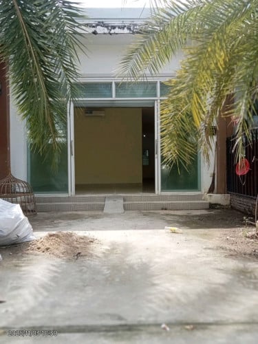 ផ្ទះលក់បន្ទាន់ជិតផ្សារបែកចាន,ចុះ50ម៉ែត្រពីផ្លូវ42