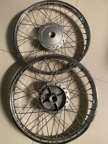 កាំម៉ូតូ​ សុីន​ Dream 2022 នៅស្អាតសាណុំ