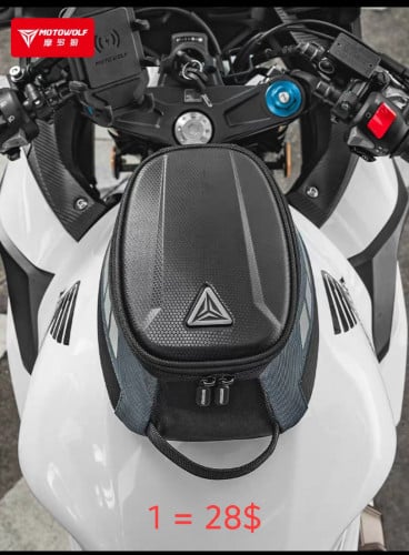 កាបូបឆក់ដាក់លើធុងសាំង (MOTOWOLF)