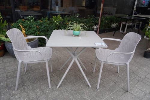 តុជ័រ Outdoor