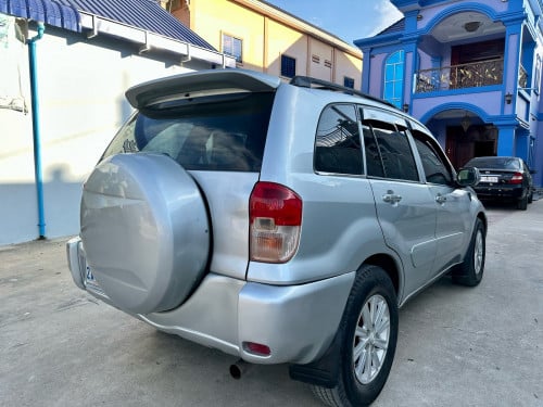 ឡានលក់ RAV4 ឆ្នាំ 01 ប៉ុង1 ឡានស្អាត់