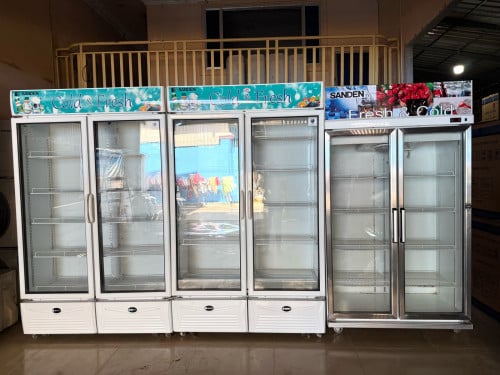 ទូក្លាសេ Sanden ទ្វារពីរមួយទឹកៗមេស្អាតៗ