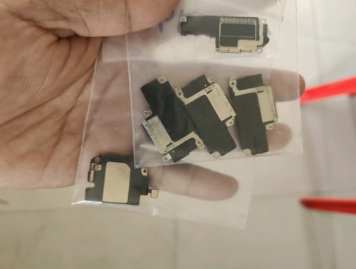 លក់speaker iphone 11+12+15