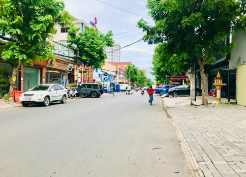 ● ផ្ទះអាជីវកម្មសម្រាប់លក់លើផ្លូវ432.