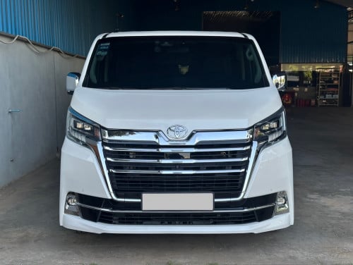 2022 TOYOTA GRANVIA Premium 9 seats