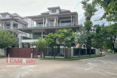 6 Bedrooms Corner Queen Villa For Sale In Borey Peng Huoth Beoung Snor