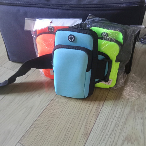 Arm and thigh Phone/money holder