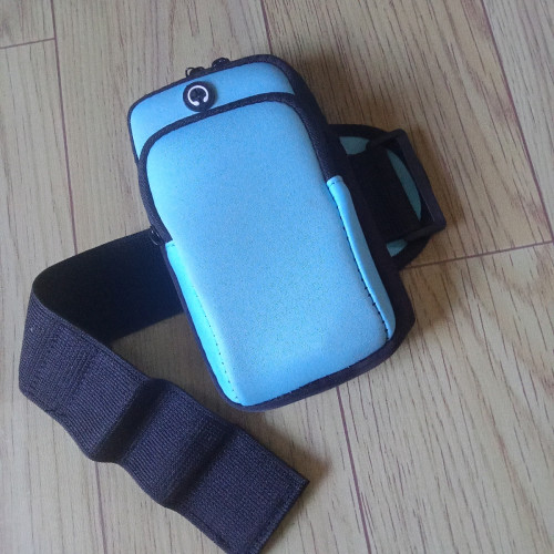 Arm and thigh Phone/money holder