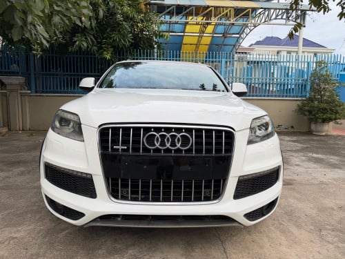 Audi Q7 V6 year 2012 full options