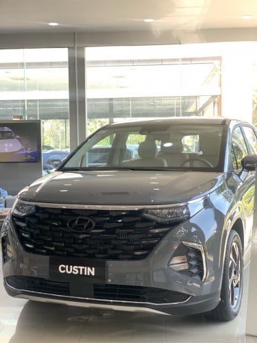 Custin VIP 7seat 2025