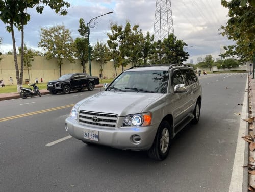 Highlander year 2003, Pong 1, V6 silver color