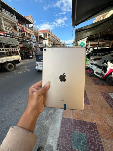 ipad pro(10.5-inch)ពណ៏មាស់ស្អាតដាច់