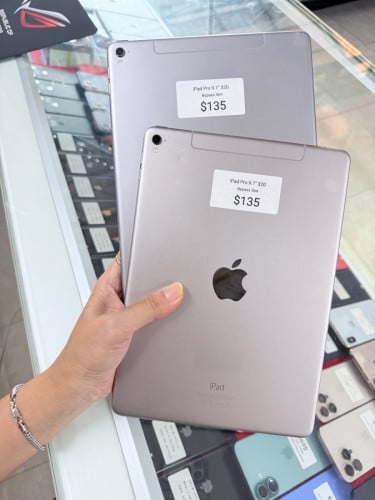 iPad  Pro 9,7” 32G Bypass Sim&wifi  មួយទឹកអាមេរិក