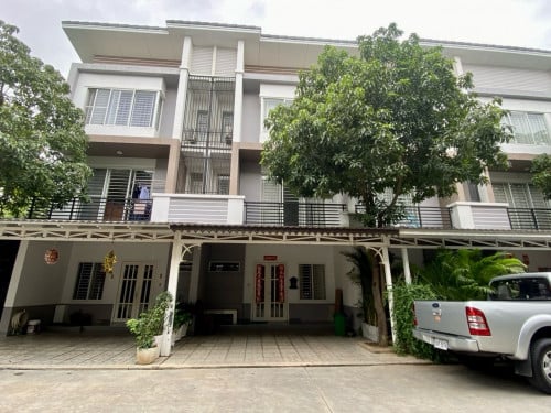 LC2 for rent at Borey Peng Houth Boung Snor